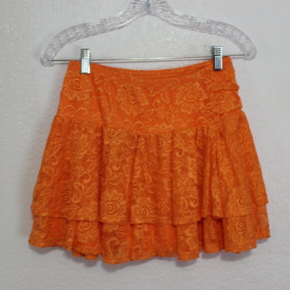 Lace Ruffled Mini Skirt Medium - Picture 6 of 12